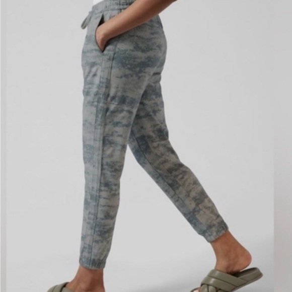 Athleta Farallon Jogger Pants green/grey "fog camo coast" sz. S - Picture 3 of 11